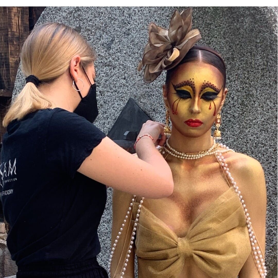 Accademia di Trucco 5 Lezioni di Trucco a Verona, Italia by scuola di trucco Crisam Italia
