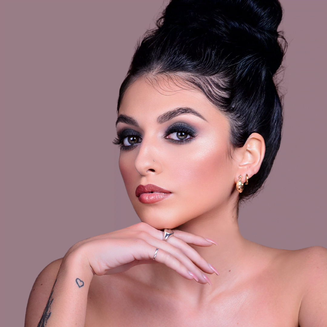 Makeup and Hairstyling Services 9 Elegance Redefined: Makeup and Hairstyle by Samantha Peluso in Venice and Verona Elegance is redefined with Samantha Peluso, your professional makeup artist and hairstylist in Venice and Verona. Samantha's commitment to beauty and style delivers a service that's as unique and refined as the cities she serves.